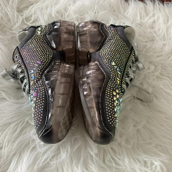 La Sheelah EUC women's Silver sparkling tennis shoes size 6 - Picture 4 of 8
